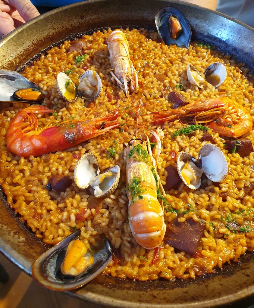 Comer paella en Barcelona - De pescado y marisco en El Xiringo